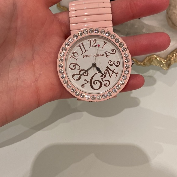 Betsey Johnson baby pink wrist watch - Picture 3 of 7